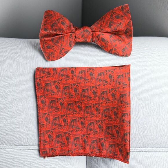 MARK OF DISTINCTION MEN'S "BLAZE ABSTRACT" RED BOW TIE & POCKET SQUARE SET. - Picture 1 of 3